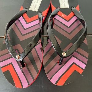 Kate Spade Red & Black Chevron Print Flat Flip Flops Thong Sandal Size 5-6.